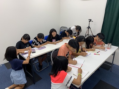 バックダンスの練習頑張ってます！